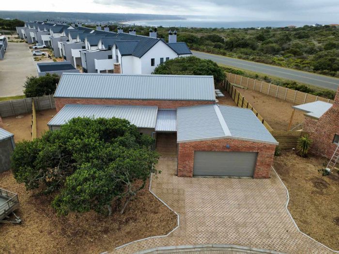 Property #2412471, Townhouse For Sale in Still Bay West