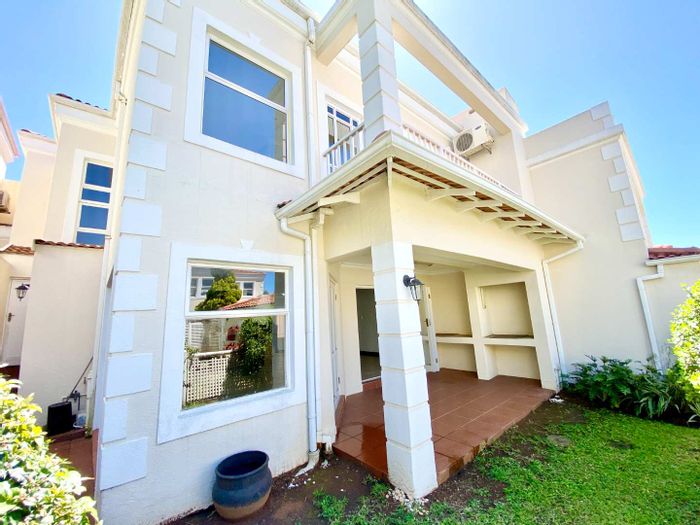 La Lucia Townhouse To Rent: 3 bedrooms, garden, pool, 24/7 security, sea views.