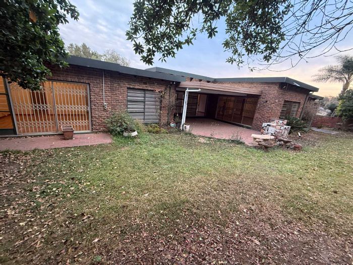 Property #2414366, House Rental Monthly in Weltevreden Park