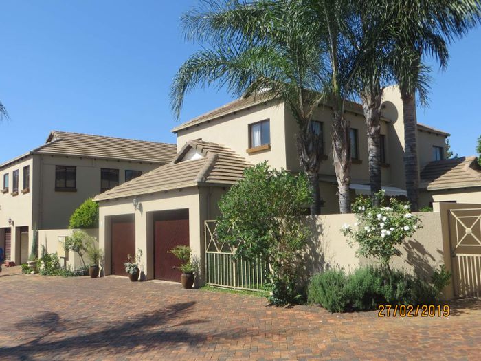 Property #2151357, Townhouse for sale in Centurion Golf Estate
