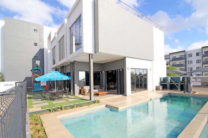 3-Bedroom Apartment To Rent in Carlswald with Pool, Clubhouse, and Security.