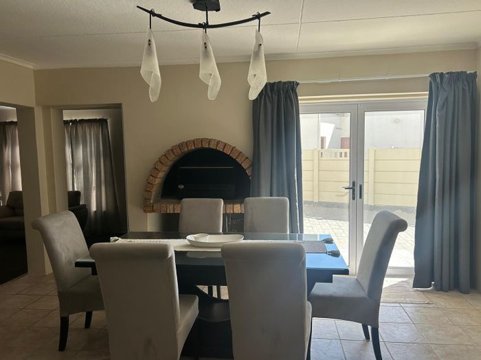Property #2392235, House For Sale in Meersig