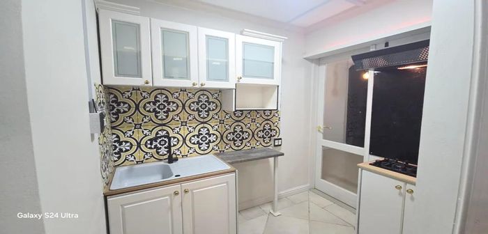 Property #2392156, Apartment Rental Monthly in Grassy Park