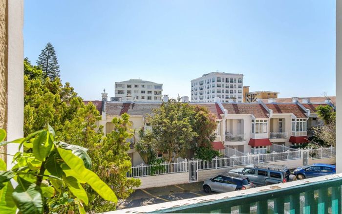 Property #1315237, House pending sale in Sea Point