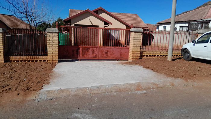 Spacious 3-Bedroom Home in Tlhabane with Security, Garage, and Water Booster!