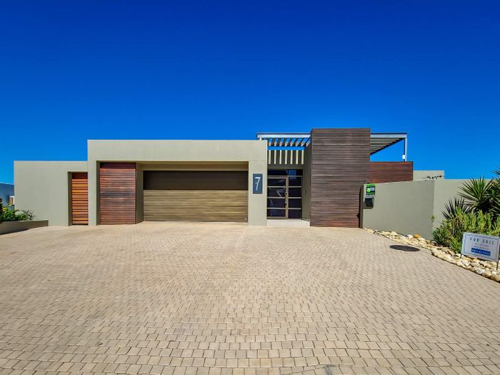 Property #2107883, House sold in Bloubergstrand