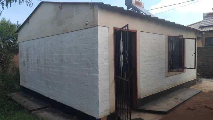 1-Bedroom House in Ga-rankuwa View, Close to Amenities, For Sale.