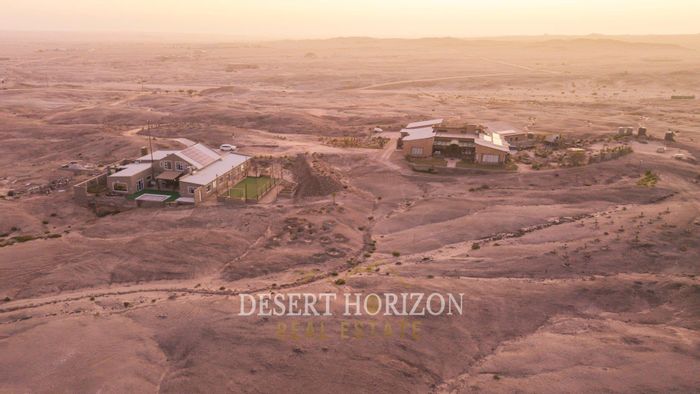 For Sale: House in River Plots with guest rooms, solar power, and expansive land.