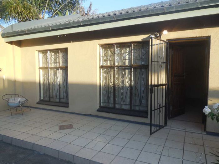 Property #2389111, House Rental Monthly in East Lynne