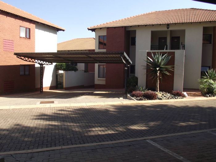 Property #2217202, Townhouse for sale in Pretorius Park