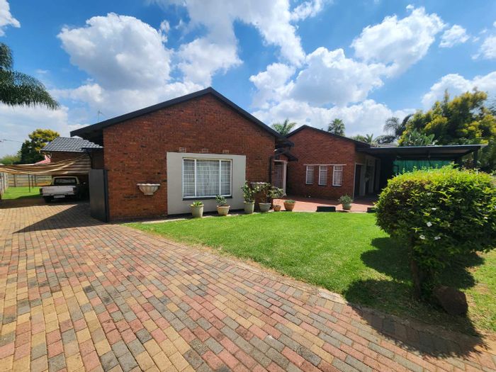 Property #2134211, House for sale in Verwoerdpark