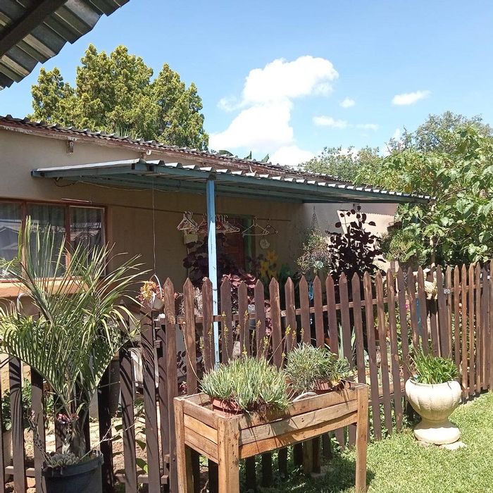 East Lynne Residential properties for sale