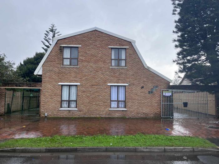 Versatile Wetton house for sale: multiple living areas, dual entrances, pool, granny flat.
