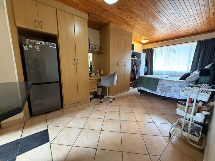 Property #2300969, Apartment Rental Monthly in Waverley