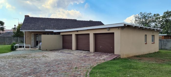 Property #1329640, House rental monthly in Impala Park