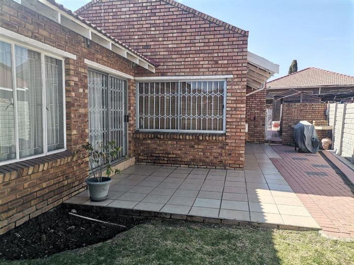 Rhodesfield House For Sale: 3 bedrooms, near Gautrain, minutes to OR Tambo.