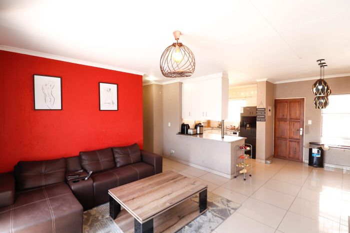 Property #2397369, Townhouse For Sale in Buccleuch