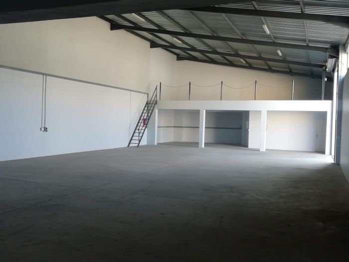 Northern Industrial Warehouse for Rent: 620m2, Secure Access & Truck-Friendly Courtyard!