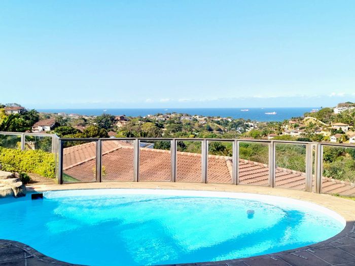 La Lucia Townhouse For Sale: 3 bedrooms, ocean views, pool, triple garage.