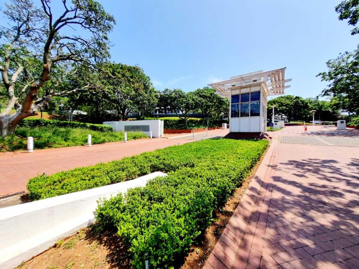 Umhlanga Ridge Office To Rent: 219m², flexible layout, backup power, secure access.