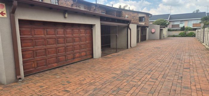 Brackenhurst Townhouse For Sale: 3 beds, pool, garden, double garage, secure living.