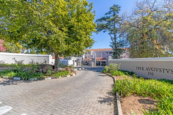 For Sale: 2 Bed Apartment in Strathavon with Pool, Security, and Parking.