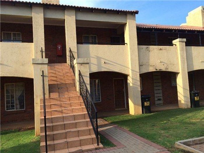 Property #2048482, Townhouse rental monthly in Mooikloof Ridge