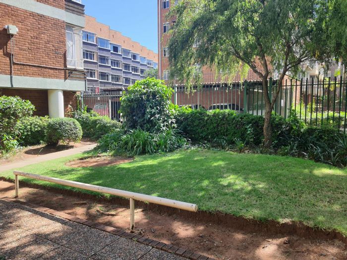 Property #2143177, Apartment for sale in Arcadia