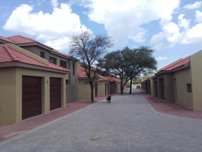 Property #1164071, Townhouse For Sale in Okahandja Central
