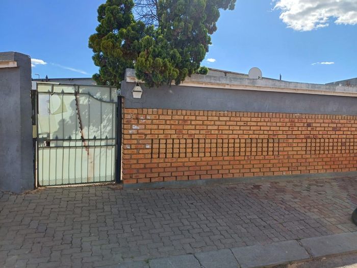 Property #2210270, House for sale in Tembisa & Ext