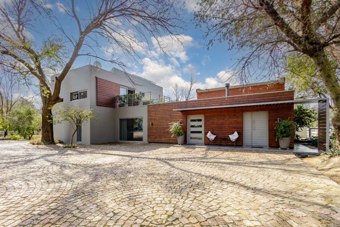 Randburg Central House for Sale: Spacious, Modern Living with Equestrian Amenities