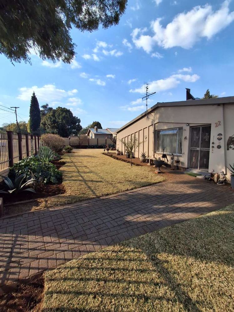 Curb Side View