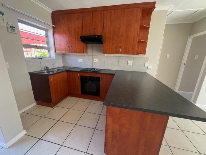 Property #2423863, Townhouse Rental Monthly in Walmer Heights