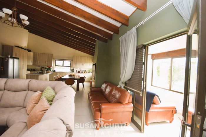 Cul-de-sac House For Sale with Ocean View & Spacious Living Area