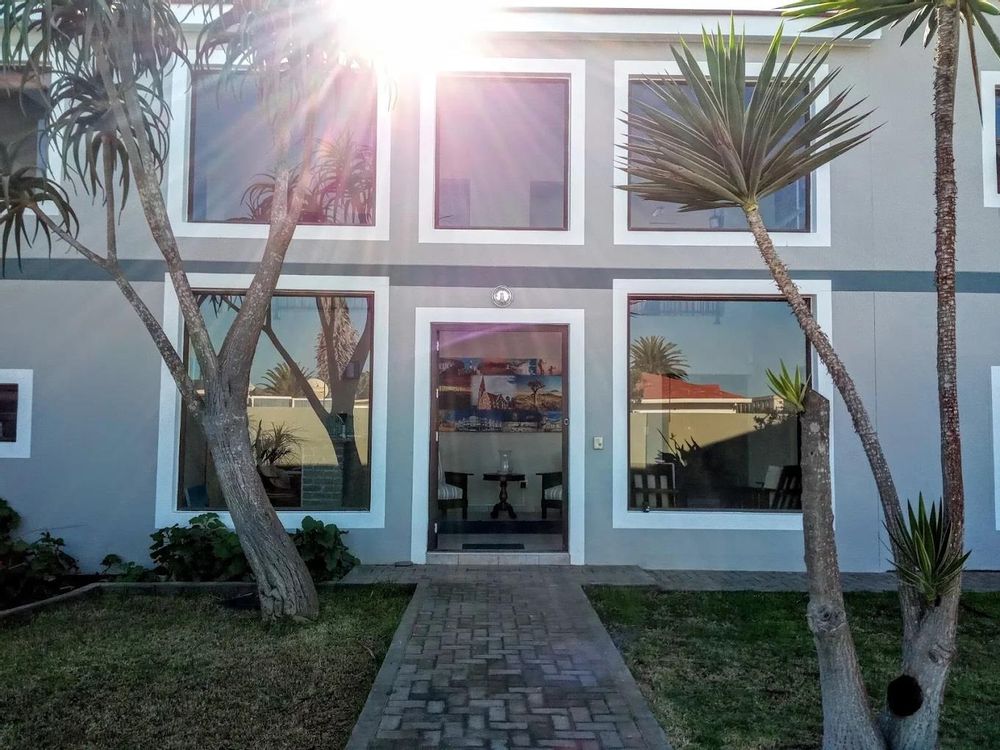 Front Entrance View 