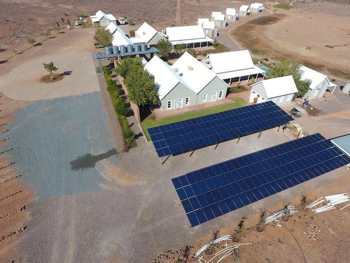 Property #2137430, Game Farm Lodge for sale in Mariental
