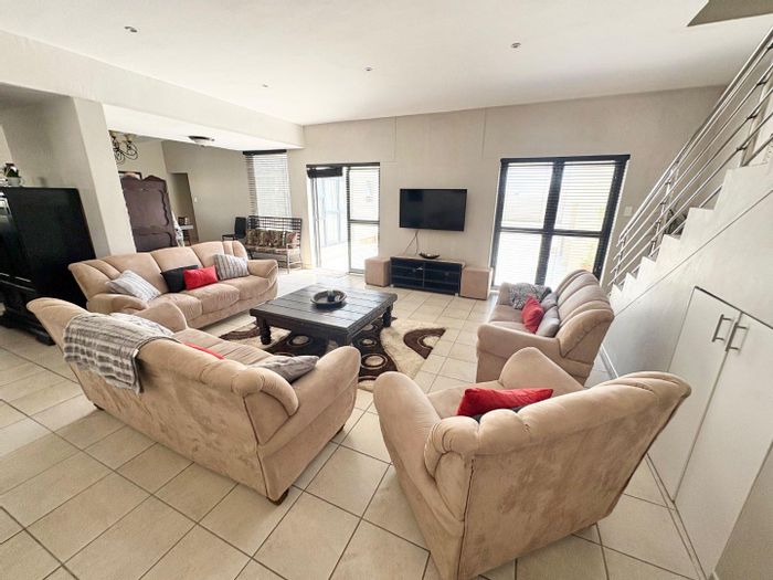 4-Bedroom House To Rent in Meersig with garage, patio, and BBQ area.