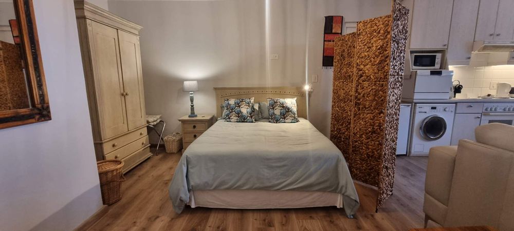 Queen size bed