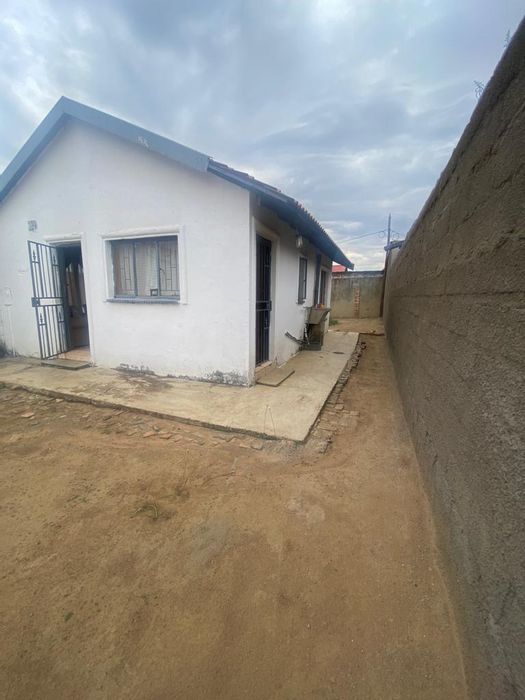 Property #2247843, House for sale in Kwa Thema