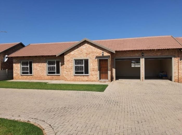 Property #2220241, Townhouse rental monthly in Riversdale