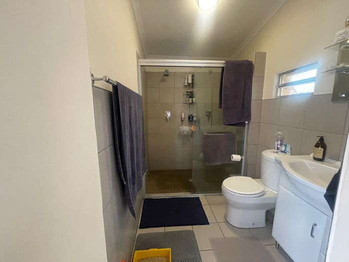 Property #2400225, House For Sale in Windhoek South