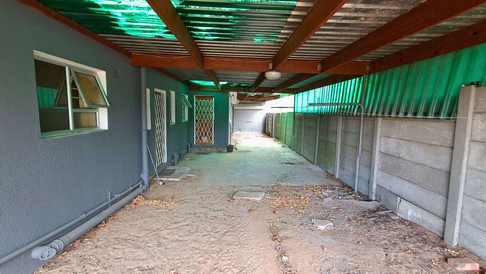 Left Garage Inside View