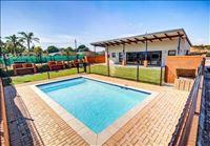 Glen Marais Apartment For Sale: 2 beds, pool, security, close to amenities.