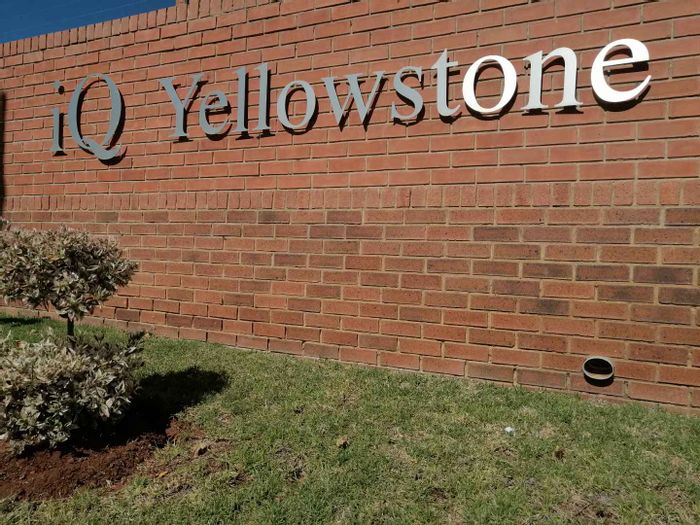 2-Bedroom Apartment in Montana To Rent with Balcony, Security, and Parking.