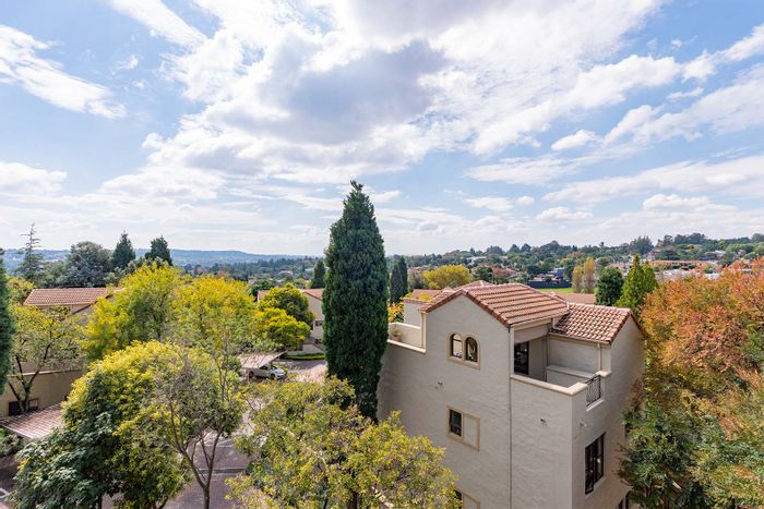 Property #2381579, Apartment For Sale in River Club