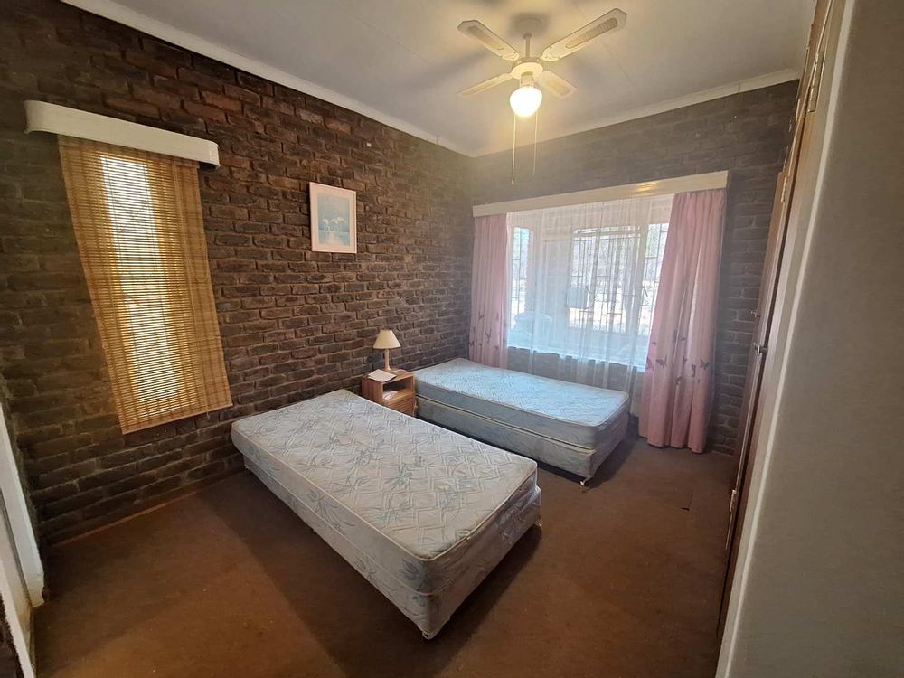 Main bedroom en-suite