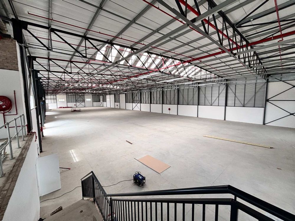 Clear-Span warehouse floor