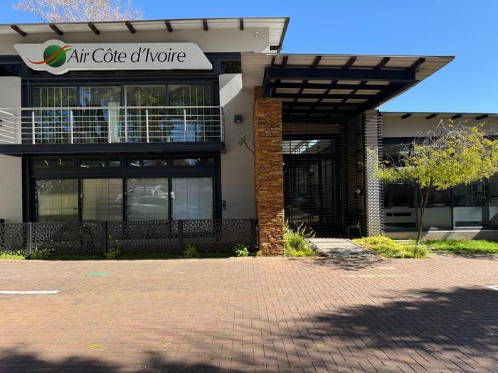 Ground floor office for rent in Parkwood, 138 m², prime location.