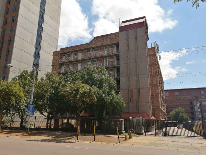 Property #2215045, Apartment rental monthly in Hatfield
