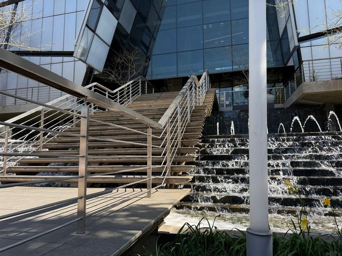 Office To Rent in Sandhurst: 378m², prime location, security, high-speed internet.